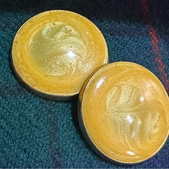 Vintage enamel stud earrings - Picture 5 of 7